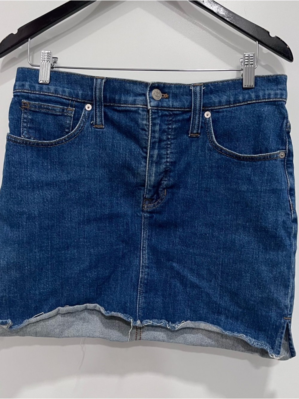 Madewell Stretch Denim
Mini Skirt Raw Hem Size 29 Classic Dark Blue Jean - Picture 2 of 7